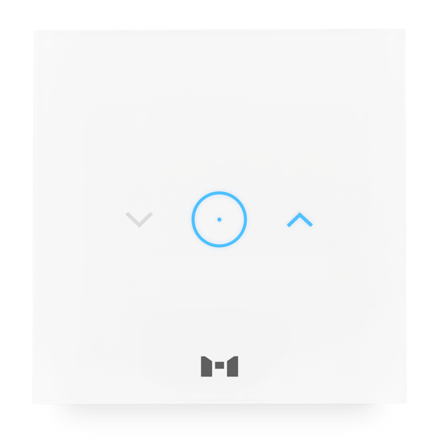 لوحة MTronic Smart Blind بيضاء لؤلؤية أنيقة مع نقطة دائرية في المنتصف وسهم التصعيد مضاء باللون الأزرق بينما يكون خيار التدوير لأسفل باللون الرمادي ويوجد شعار MRS باللون الرمادي في الأسفل